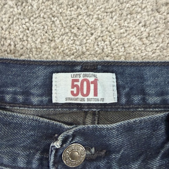 Levi's 501 Original Straight Leg Button Fly Jeans 36x32 Dark Wash Denim Everyday - Picture 2 of 11